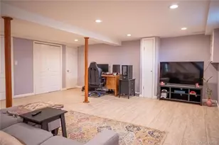 932 Cherry Ln, Floral Park, NY 11001 - Photo 12