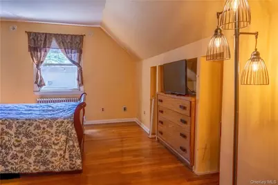 932 Cherry Lane, Floral Park, NY 11001 - Photo 10