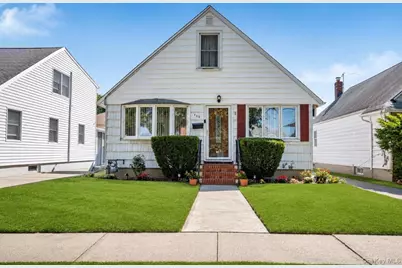 932 Cherry Lane, Floral Park, NY 11001 - Photo 1
