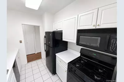 27010 Grand Central Parkway #17A, Floral Park, NY 11005 - Photo 10