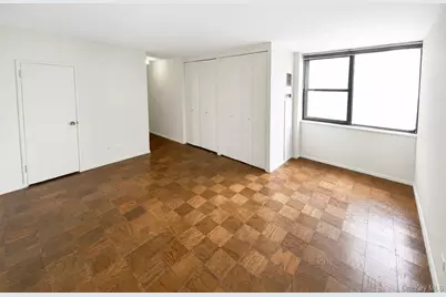 27010 Grand Central Parkway #17A, Floral Park, NY 11005 - Photo 16
