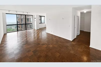 27010 Grand Central Parkway #17A, Floral Park, NY 11005 - Photo 8