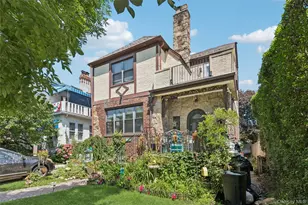 439 W Olive St, Long Beach, NY 11561 - Photo 2