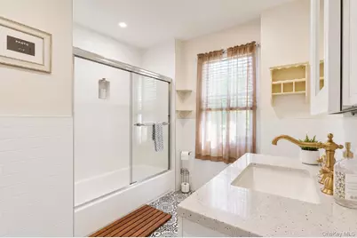 439 W Olive Street, Long Beach, NY 11561 - Photo 18