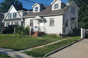 36 Dunwood Rd, Port Washington, NY 11050 - Photo 2