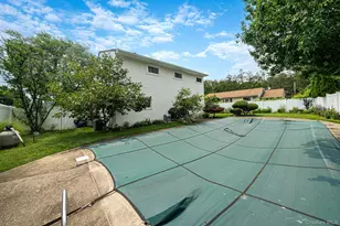 27 Ventura Dr, North Babylon, NY 11703 - Photo 6