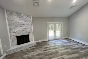 18 William St, Coram, NY 11727 - Photo 4