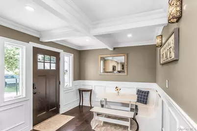 31 Martin Lane, Westbury, NY 11590 - Photo 2