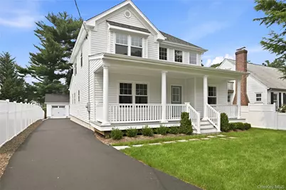 47 Central Parkway, Huntington, NY 11743 - Photo 4