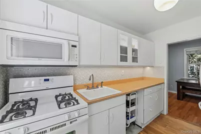 2 Fieldstone Drive #19, Hartsdale, NY 10530 - Photo 8