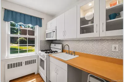 2 Fieldstone Drive #19, Hartsdale, NY 10530 - Photo 2