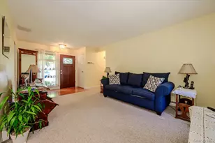 14 Akron Pl, Shoreham, NY 11786 - Photo 4