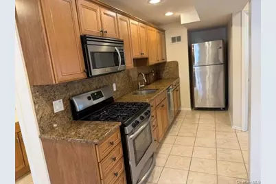809 N Alleghany Avenue, Lindenhurst, NY 11757 - Photo 6