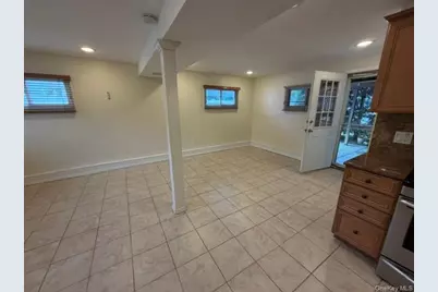 809 N Alleghany Avenue, Lindenhurst, NY 11757 - Photo 10