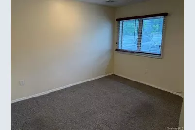 809 N Alleghany Avenue, Lindenhurst, NY 11757 - Photo 8