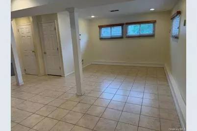 809 N Alleghany Avenue, Lindenhurst, NY 11757 - Photo 4