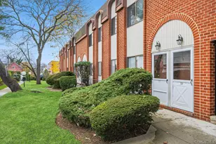655 Chestnut St, Cedarhurst, NY 11516 - Photo 2