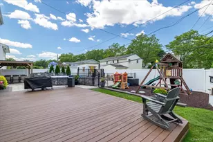19 Sycamore St, Melville, NY 11747 - Photo 16
