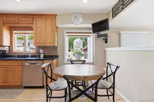 19 Sycamore St, Melville, NY 11747 - Photo 6