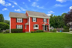 312 Riverside Dr, Riverhead, NY 11901 - Photo 2