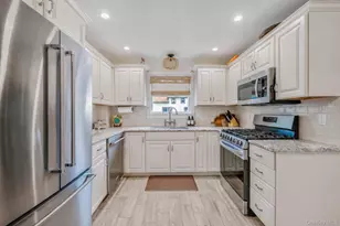 312 Riverside Dr, Riverhead, NY 11901 - Photo 16
