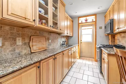 71-27 68th Street, Glendale, NY 11385 - Photo 2