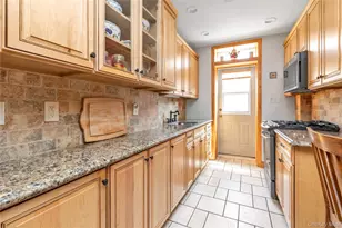 71-27 68th St, Glendale, NY 11385 - Photo 2
