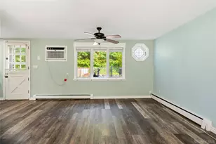 21 Hackberry Ln, Holbrook, NY 11741 - Photo 10