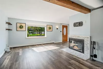 21 Hackberry Lane, Holbrook, NY 11741 - Photo 6