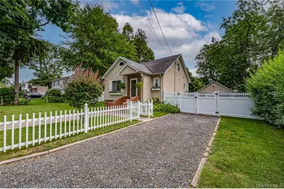 234 Grand Avenue, Lindenhurst, NY 11757 - Photo 2