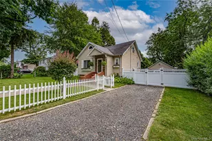 234 Grand Ave, Lindenhurst, NY 11757 - Photo 2
