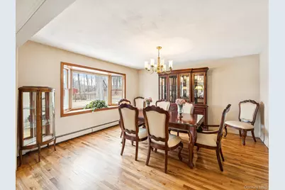 5 Linda Court, Oyster Bay, NY 11771 - Photo 8