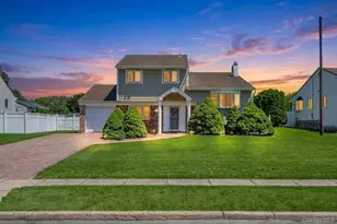 12 Sagebrush Ln, Kings Park, NY 11754 - Photo 2