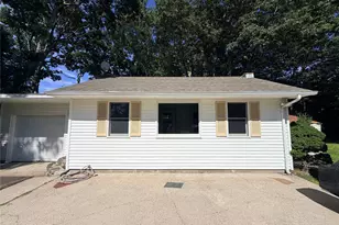 40 Hampton St, Westhampton Beach, NY 11978 - Photo 2