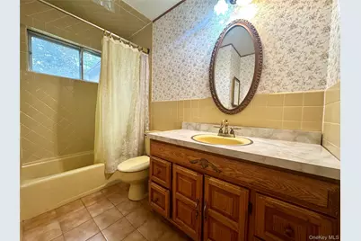 28 Euclid Avenue, Dix Hills, NY 11746 - Photo 18