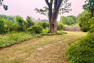 28 Euclid Ave, Dix Hills, NY 11746 - Photo 34