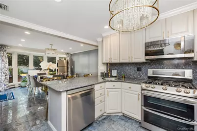 6 Marlon Lane, Hauppauge, NY 11788 - Photo 32