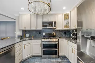6 Marlon Ln, Hauppauge, NY 11788 - Photo 30