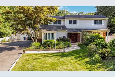 6 Marlon Lane, Hauppauge, NY 11788 - Photo 2