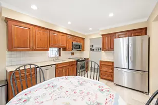 35 Sanford St, Huntington Station, NY 11746 - Photo 20