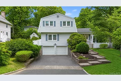 35 Sanford Street, Huntington Station, NY 11746 - Photo 2