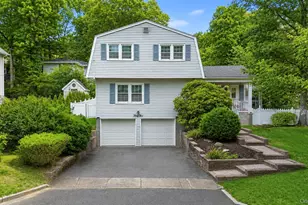 35 Sanford St, Huntington Station, NY 11746 - Photo 2