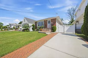 3615 Tonopah St, Seaford, NY 11783 - Photo 2