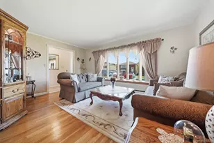 3615 Tonopah St, Seaford, NY 11783 - Photo 6