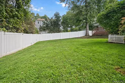 305 Florence Street, Mamaroneck, NY 10543 - Photo 16
