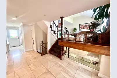 912 Whitehall Drive, Woodmere, NY 11581 - Photo 2