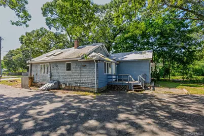 426 Riverleigh Avenue, Riverside, NY 11901 - Photo 8