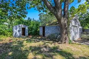 426 Riverleigh Ave, Riverside, NY 11901 - Photo 16