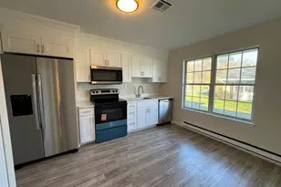 368 Woodbridge Dr, Ridge, NY 11961 - Photo 6