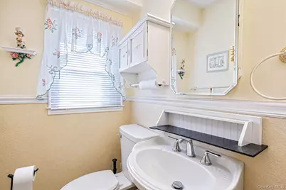 39 William Street, Smithtown, NY 11787 - Photo 20